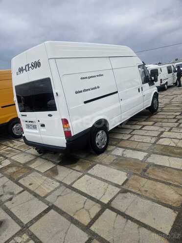 Ford Transit-8