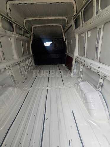 Ford Transit-10