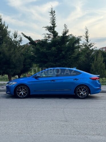 Hyundai Elantra 2018, 220,470 km - 2.0 l - Bakı