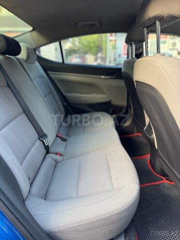 Hyundai Elantra 2018, 220,470 km - 2.0 l - Bakı