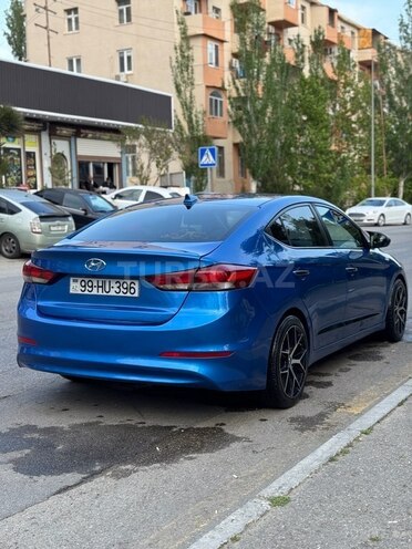 Hyundai Elantra 2018, 220,470 km - 2.0 l - Bakı