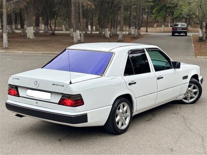 Mercedes E 200 d 1990, 270,600 km - 2.0 l - Sumqayıt
