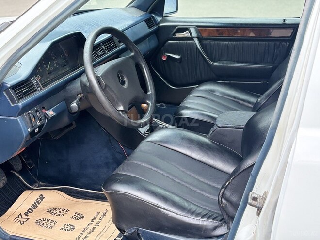Mercedes E 200 d 1990, 270,600 km - 2.0 l - Sumqayıt
