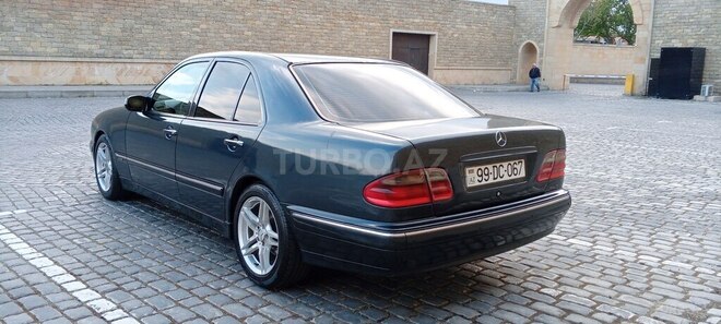 Mercedes E 220 d 2001, 459,771 km - 2.2 л - Bakı