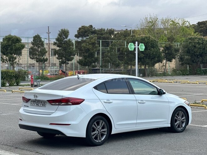 Hyundai Elantra 2018, 93,560 km - 2.0 л - Bakı