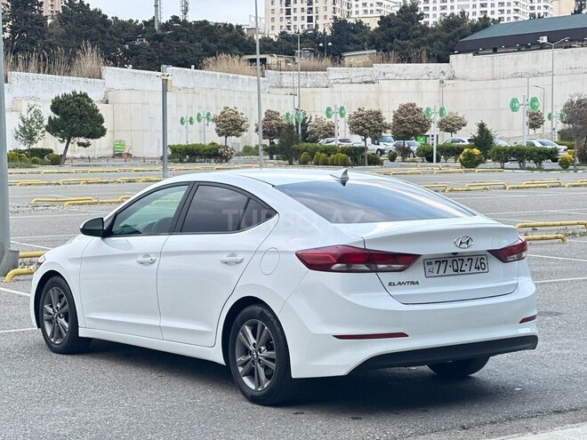 Hyundai Elantra 2018, 93,560 km - 2.0 л - Bakı
