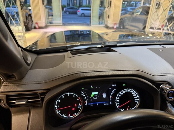 Toyota Land Cruiser-14