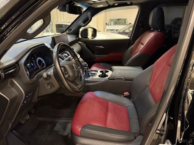 Toyota Land Cruiser-9