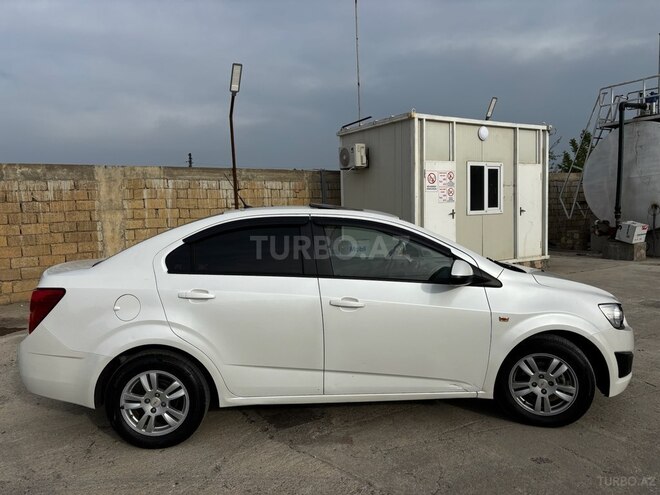 Chevrolet Aveo-4