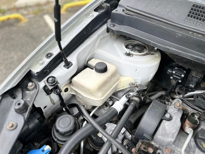 Kia Carens 2006, 310,000 km - 2.0 l - Bakı