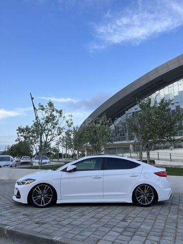 Hyundai Elantra 2018, 83,000 km - 1.6 л - Bakı