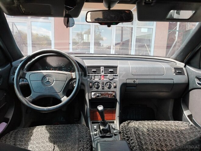 Mercedes C 180 1995, 422,495 km - 1.8 l - Zaqatala
