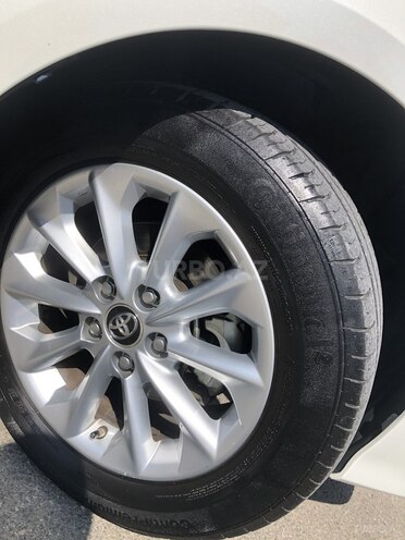 Toyota Corolla 2019, 105,600 km - 1.6 l - Bakı