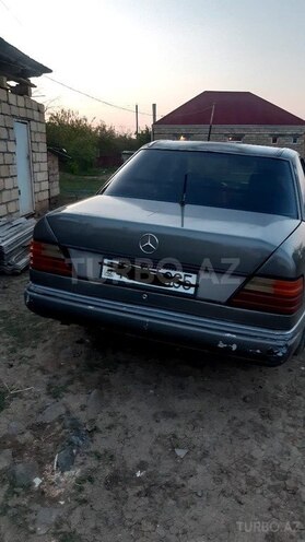 Mercedes E 250 1992, 294,739 km - 2.5 л - Goranboy
