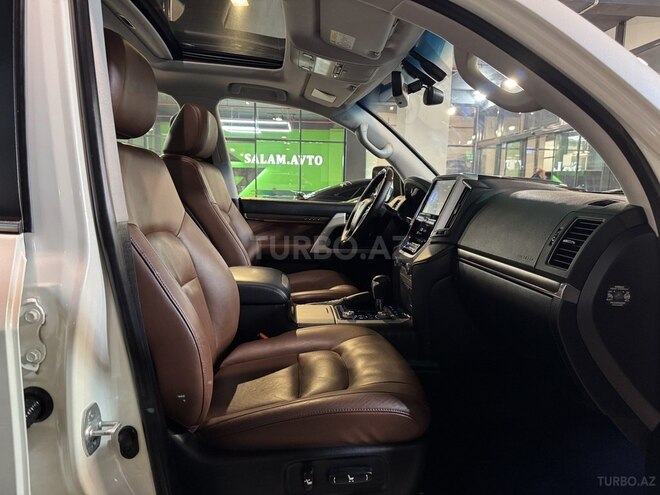 Toyota Land Cruiser-11