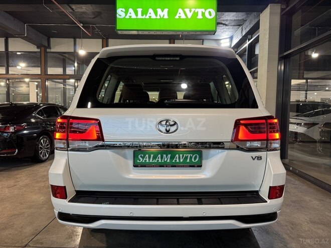 Toyota Land Cruiser-5