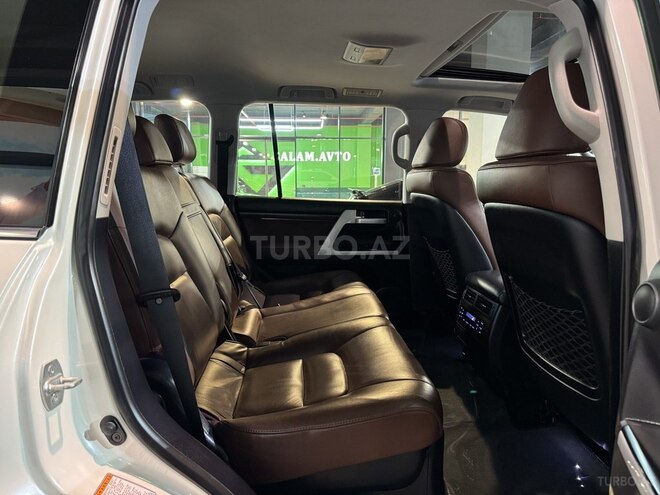 Toyota Land Cruiser-12