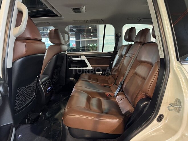 Toyota Land Cruiser-13
