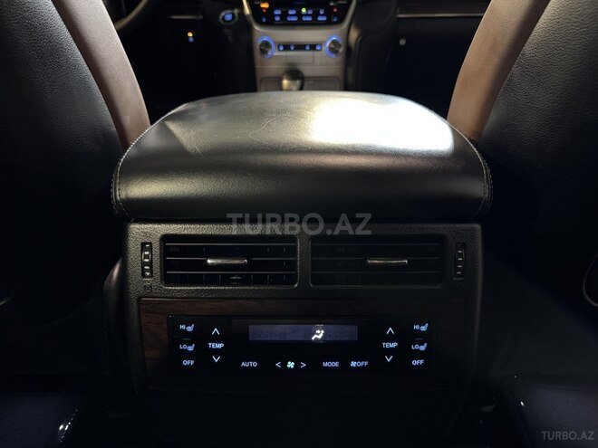 Toyota Land Cruiser-15