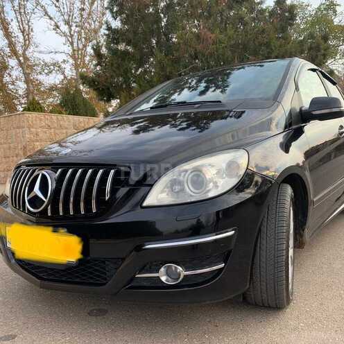 Mercedes B 180 2009, 217,000 km - 1.7 l - Naxçıvan