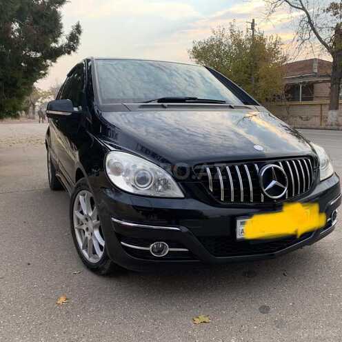 Mercedes B 180 2009, 217,000 km - 1.7 l - Naxçıvan