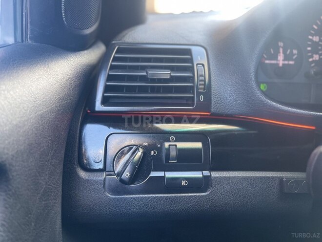 BMW 325 2002, 300,000 km - 2.5 л - Bakı