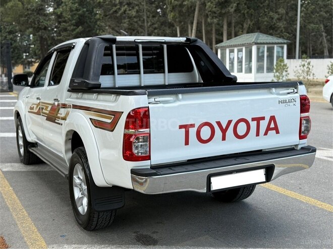 Toyota Hilux 2013, 134,200 km - 2.5 l - Bakı