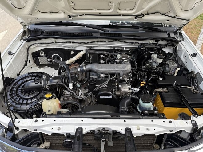 Toyota Hilux 2013, 134,200 km - 2.5 l - Bakı