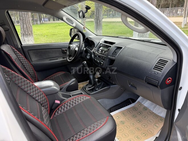 Toyota Hilux 2013, 134,200 km - 2.5 l - Bakı