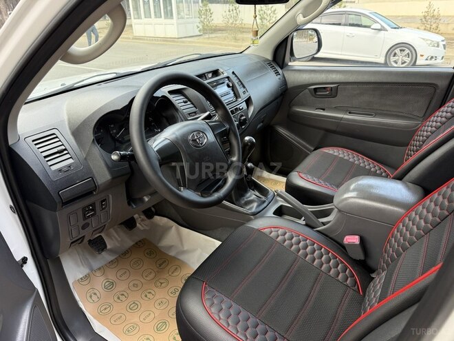 Toyota Hilux 2013, 134,200 km - 2.5 l - Bakı