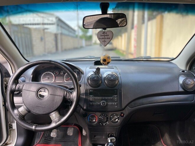 Chevrolet Aveo-14