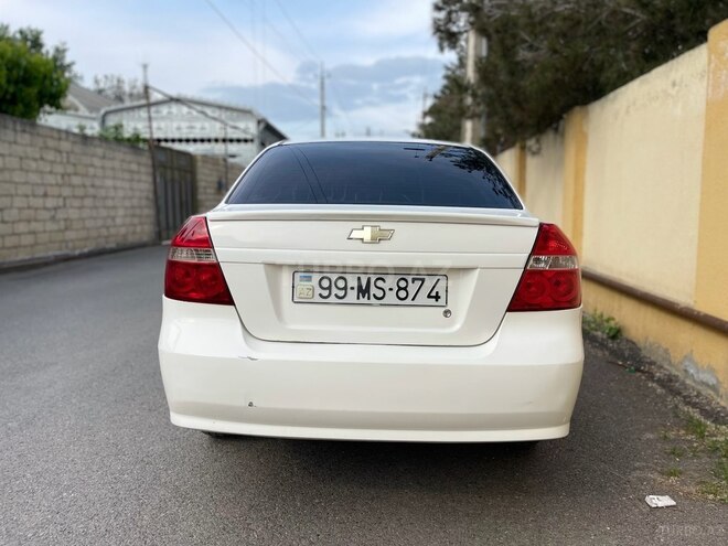 Chevrolet Aveo-5