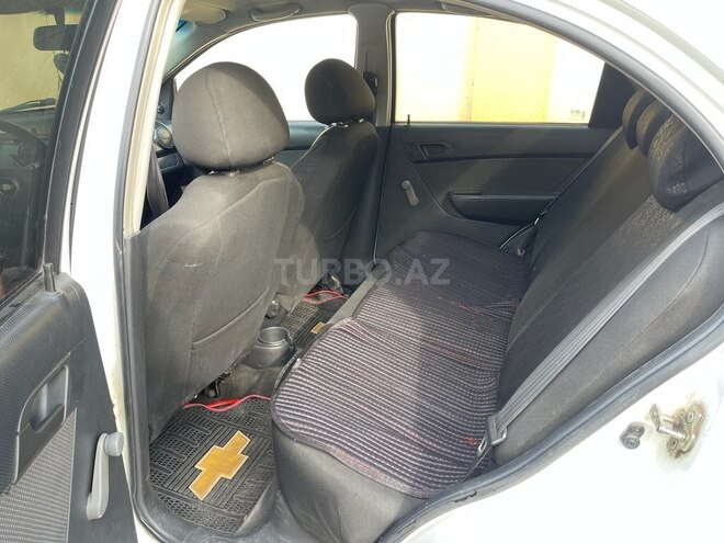 Chevrolet Aveo-16