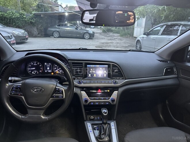 Hyundai Elantra 2017, 118,212 km - 1.4 л - Bakı