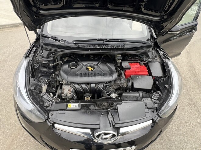 Hyundai Elantra 2014, 270,000 km - 1.8 л - Xudat