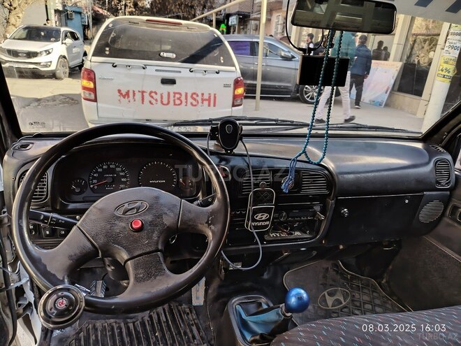 Hyundai H 100 1998, 400,000 km - 2.5 l - Şirvan