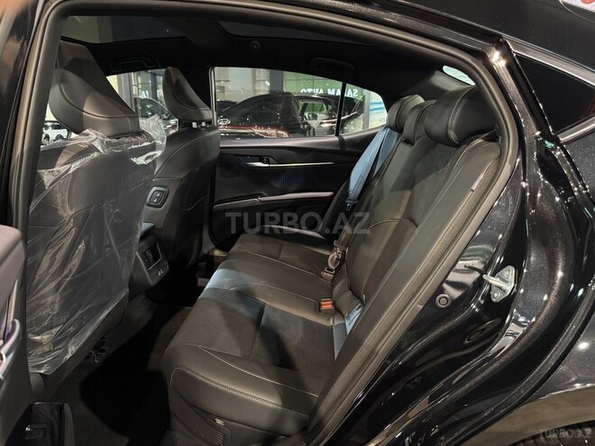 Toyota Camry-13