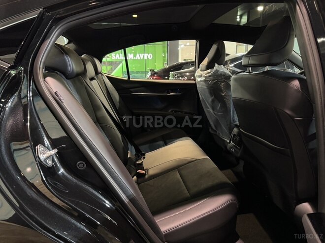 Toyota Camry-12