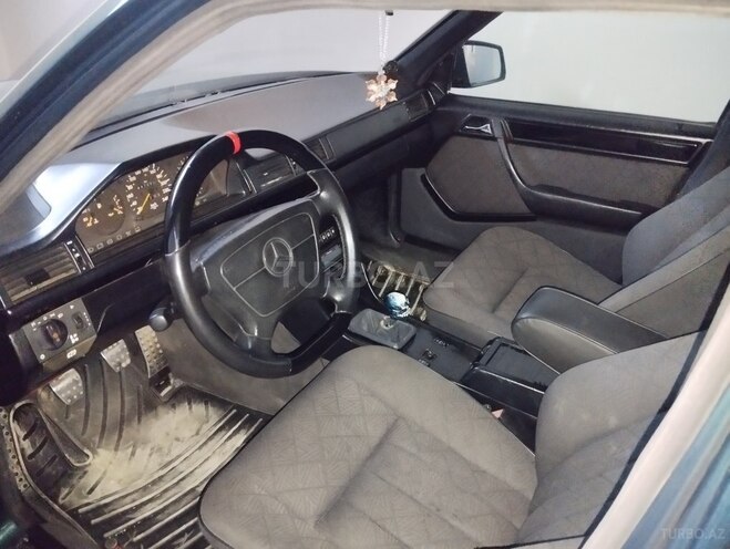 Mercedes E 220 1995, 320,000 km - 2.2 l - Gəncə