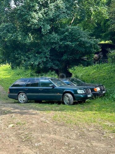 Mercedes E 220 1995, 320,000 km - 2.2 l - Gəncə