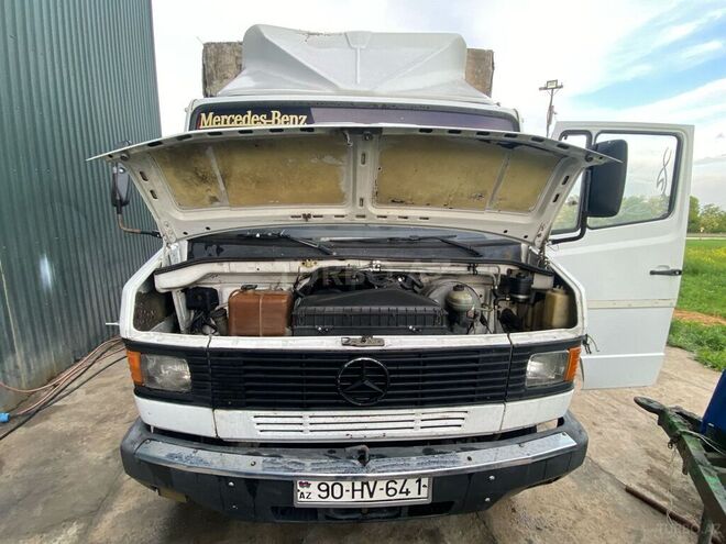 Mercedes 709 D 1994, 52,345 km - 4.0 l - Qazax