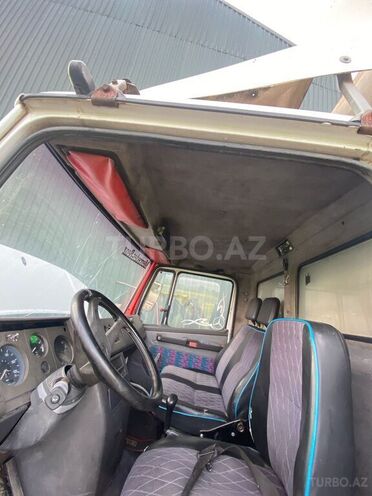 Mercedes 709 D 1994, 52,345 km - 4.0 l - Qazax