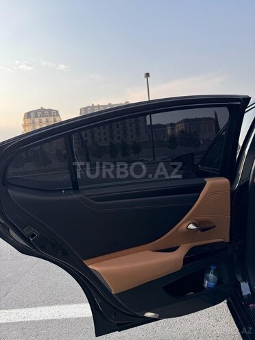 Lexus ES 300h 2023, 40,000 km - 2.5 л - Bakı