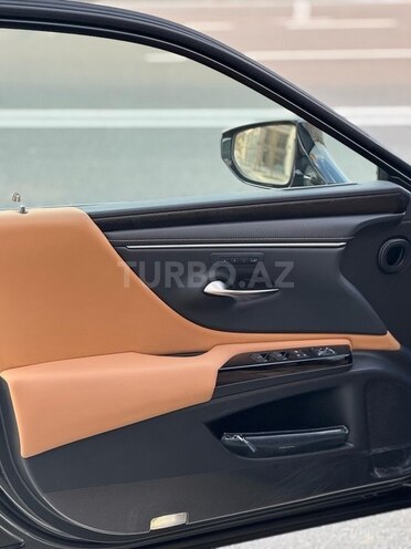 Lexus ES 300h 2023, 40,000 km - 2.5 л - Bakı