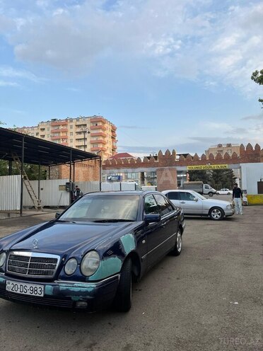 Mercedes E 280 1996, 280,000 km - 2.8 л - Gəncə