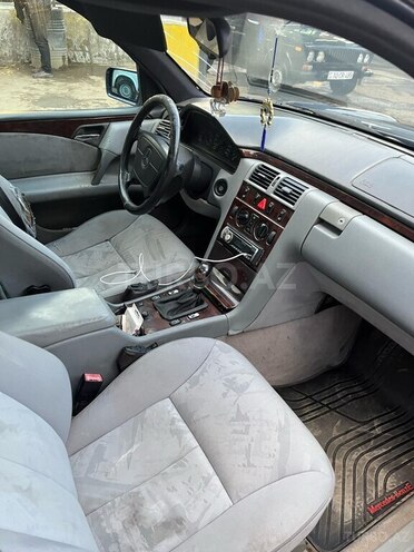 Mercedes E 280 1996, 280,000 km - 2.8 л - Gəncə