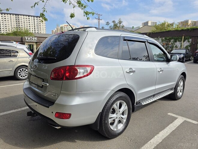 Hyundai Santa Fe-5