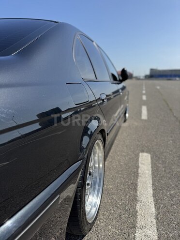 BMW 530 2002, 255,000 km - 3.0 l - Sumqayıt
