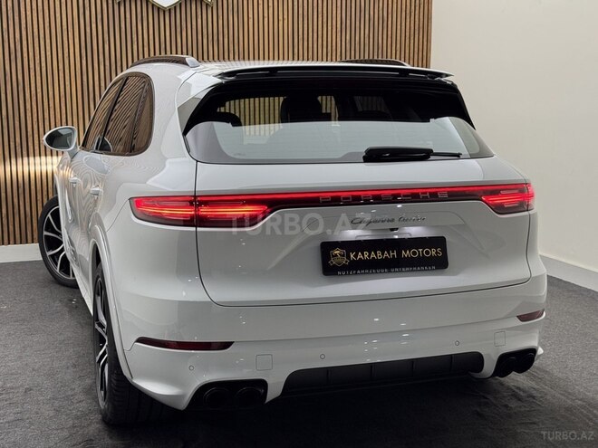 Porsche Cayenne Turbo 2018, 65,000 km - 4.0 l - Bakı