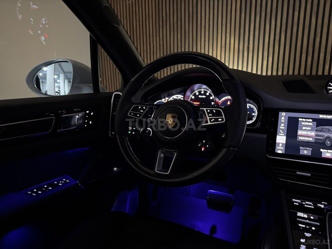 Porsche Cayenne Turbo 2018, 65,000 km - 4.0 l - Bakı